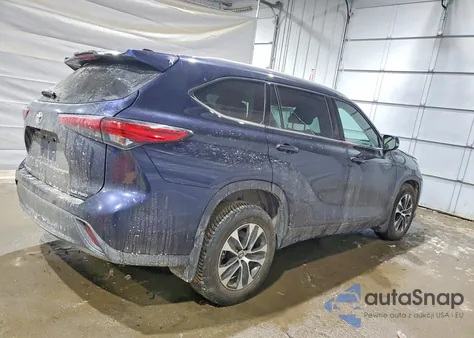 2022 Toyota Highlander Xle z USA, uszkodzony, nr VIN 5TDGZRBH6NS191214